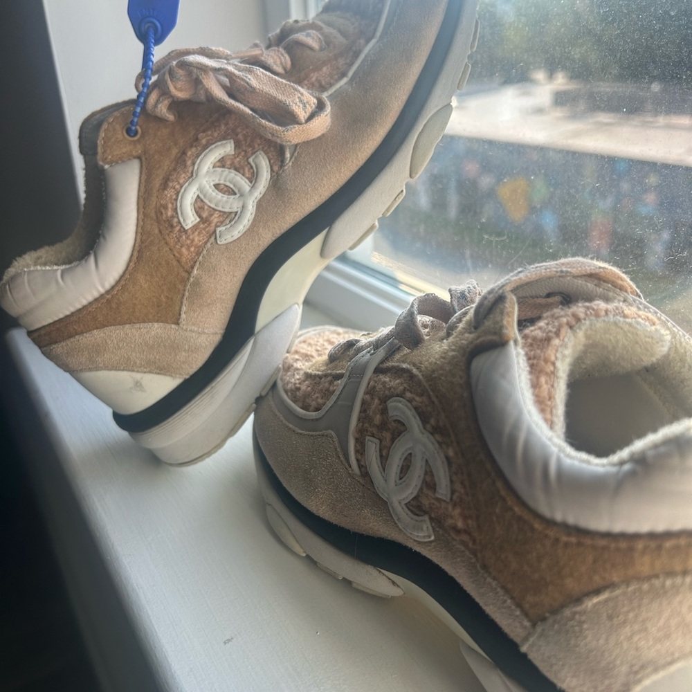 CHANEL Beige and White Sneakers - Picture 2 of 5